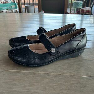 Clarks Collection Cushion Mary Janes Wedge Heel Velcro Strap Black Size 11M
